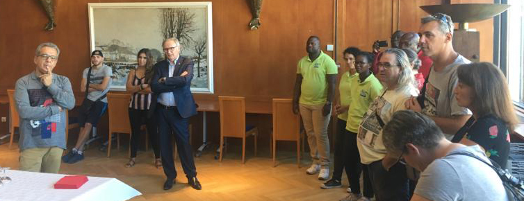 Médiateurs remerciés par les élus de la mairie du 8ème arrondissement